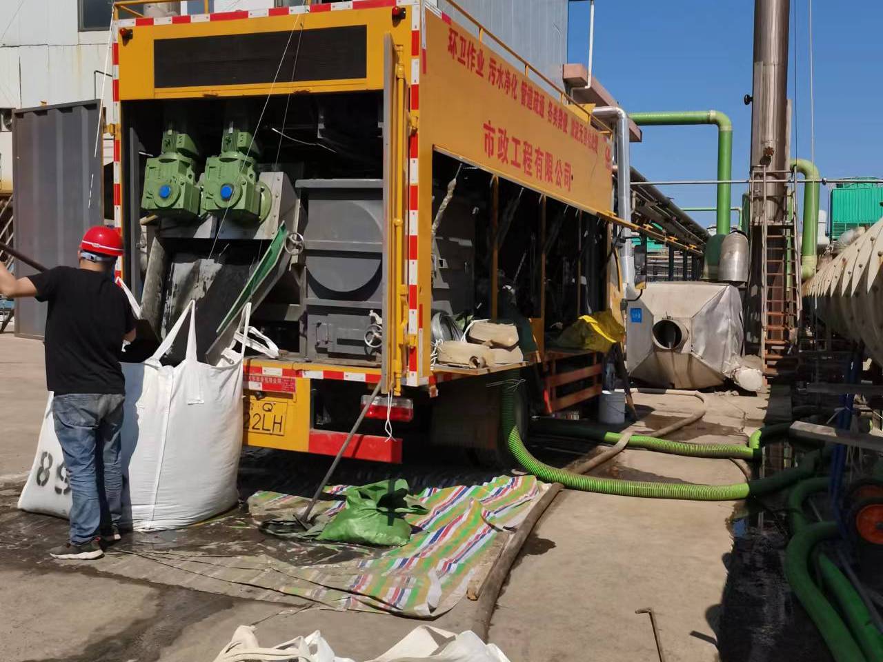 万源淤泥压干处理